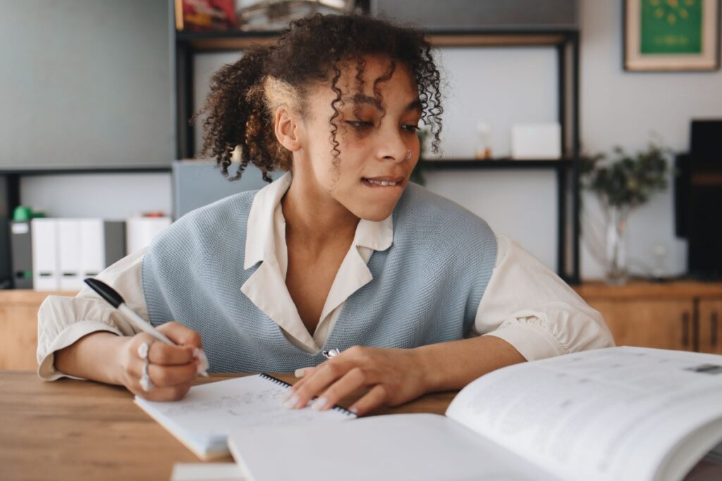 O que fazer depois do ensino médio 7 caminhos para começar sua carreira