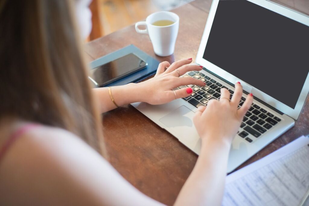 Cursos online gratuitos do governo: como funcionam e como fazer